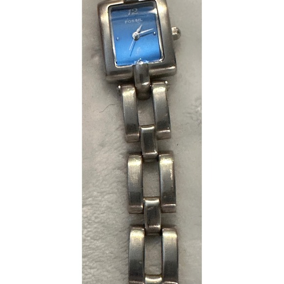 Fossil Womens Silver Tone Watch‎ Blue Face Rectangle Tank ES-9098 - Picture 5 of 6